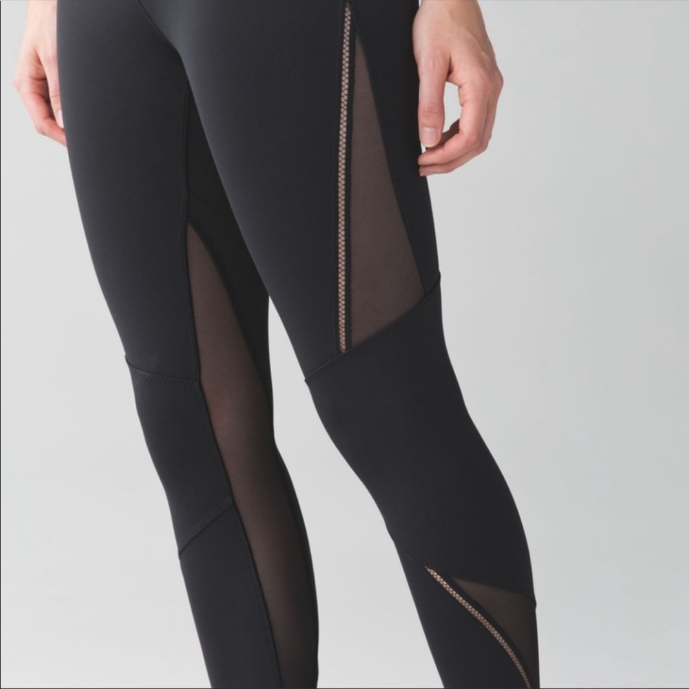 Lululemon high times wanderlust. size 4.